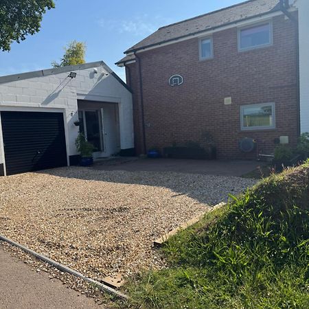 Hunters Lodge Exeter, Free Parking, Country Views, Great Wi-Fi, Large Garden Poltimore Esterno foto