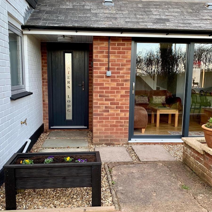 Hunters Lodge Exeter, Free Parking, Country Views, Great Wi-Fi, Large Garden Poltimore Esterno foto