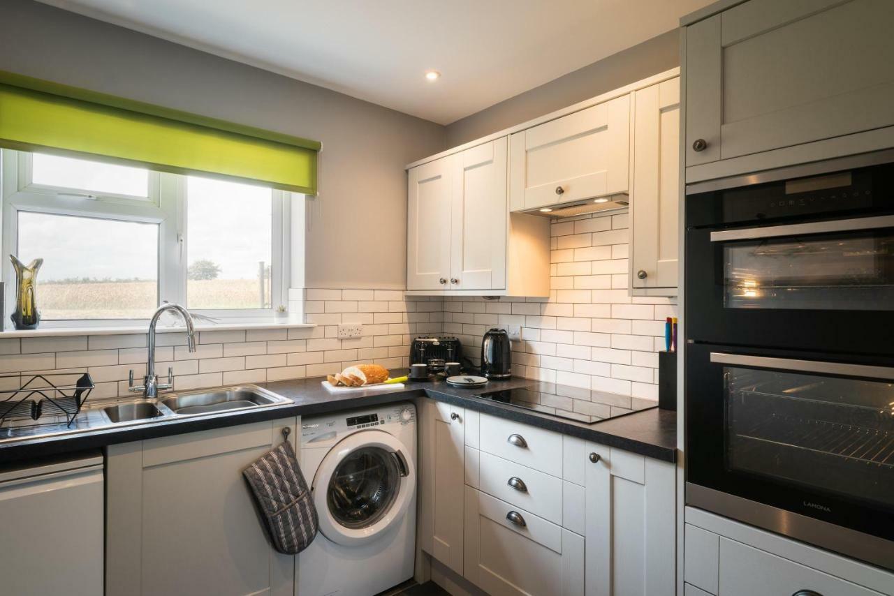 Hunters Lodge Exeter, Free Parking, Country Views, Great Wi-Fi, Large Garden Poltimore Esterno foto